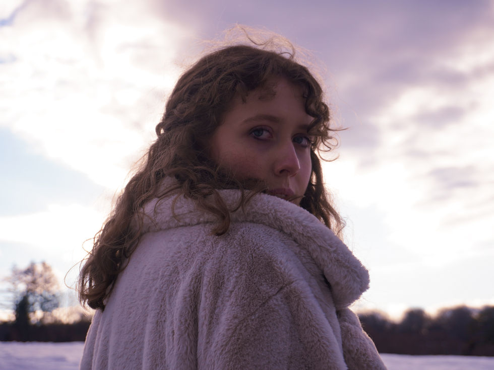 Eliza Peterson photographed by Lara Cruzado