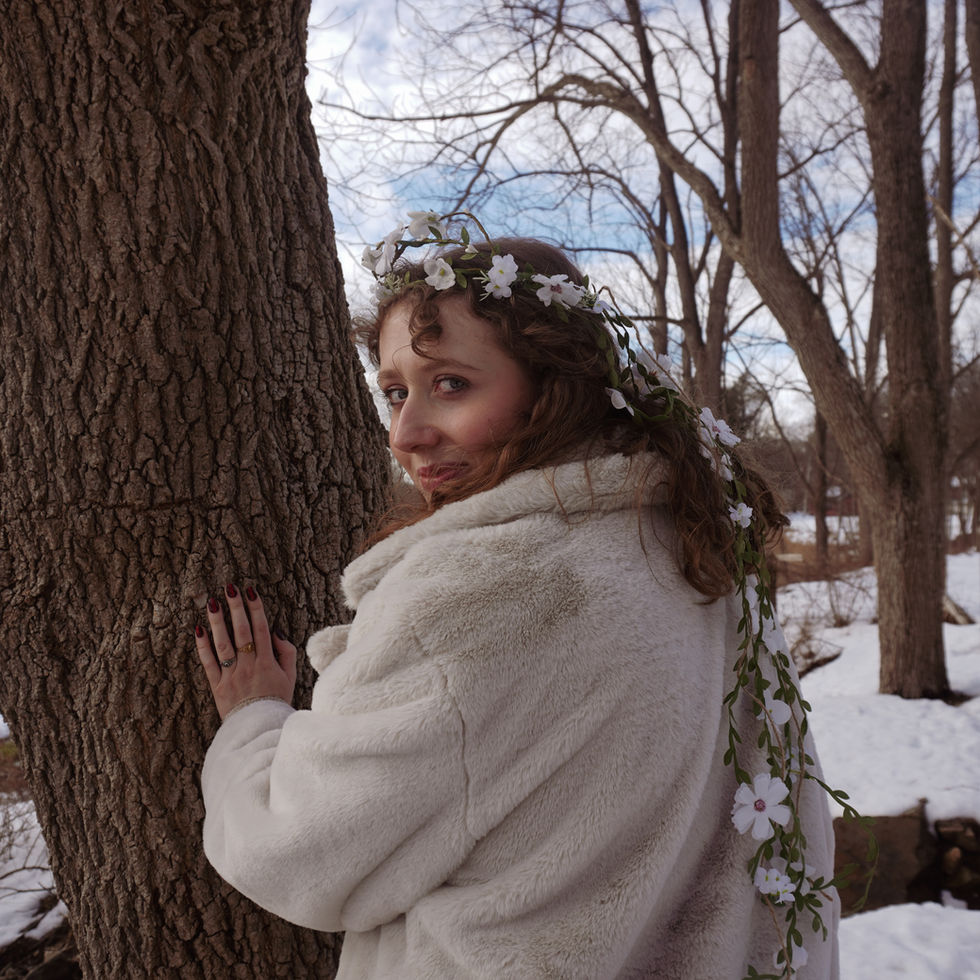 Eliza Peterson photographed by Lara Cruzado