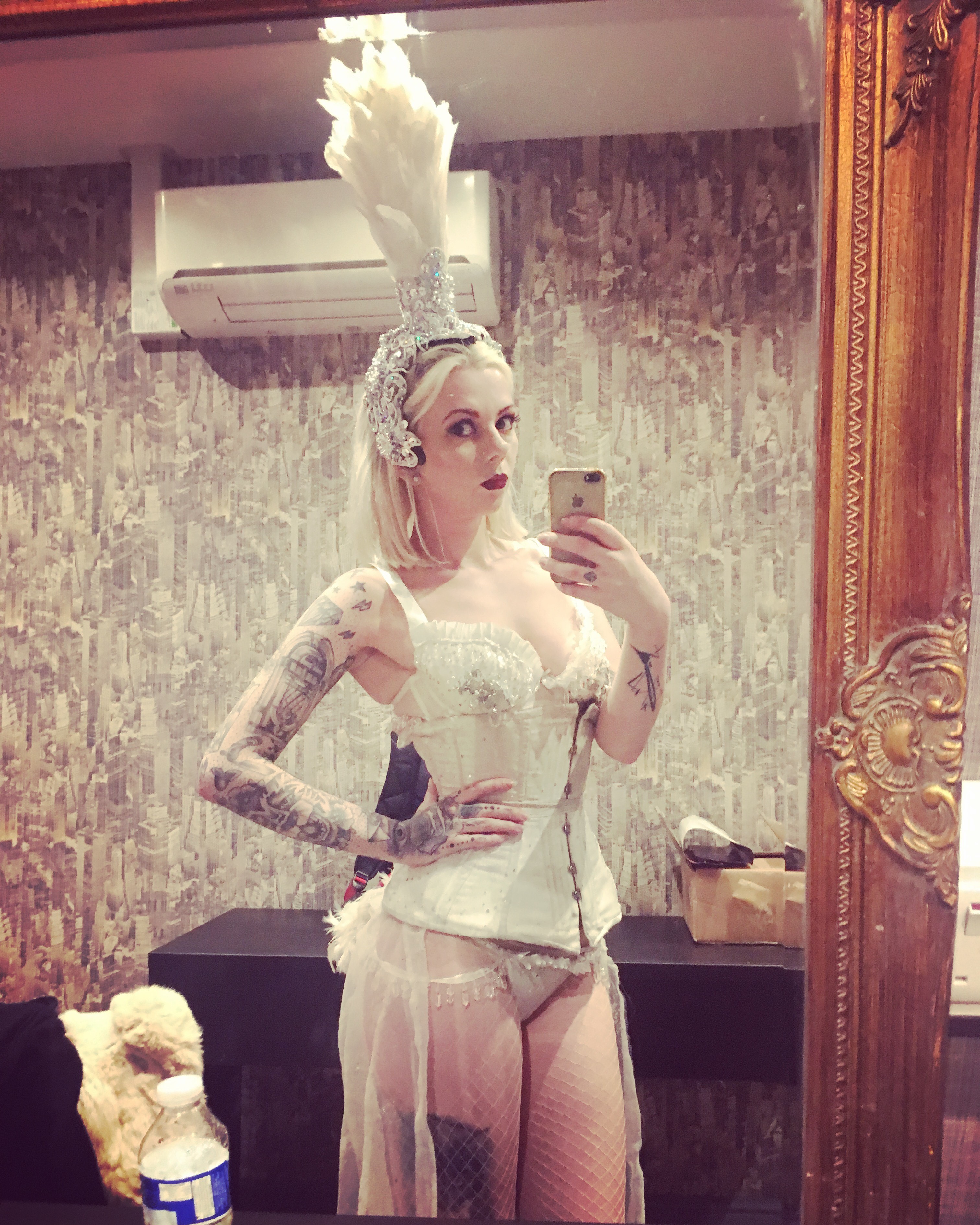 Burlesque dancer in london