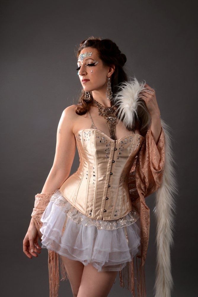 London burlesque dancer 23