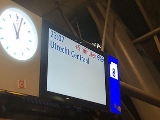 Screen showing delayed train