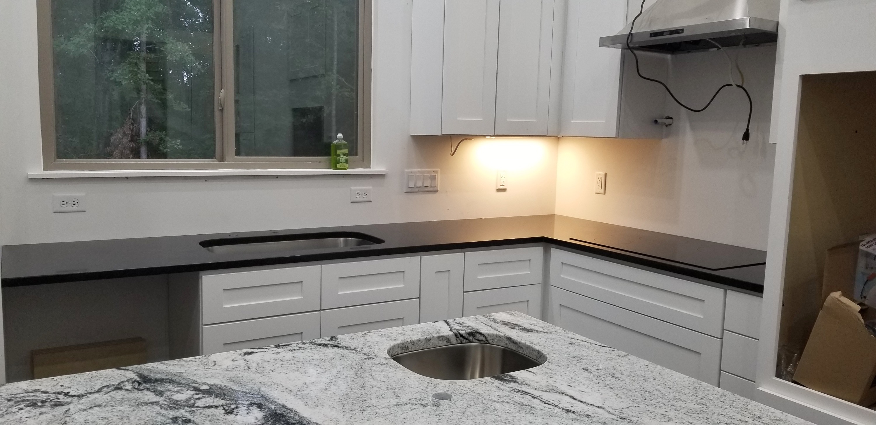 Gold Line Granite Tile Countertops Floors