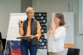 Caroline El-Tibi mit Silke Klees beim Teambuilding Workshop