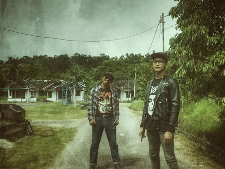 Rsnl gives an EP Album that takes us to the feel of the 90's and has Natural musicality