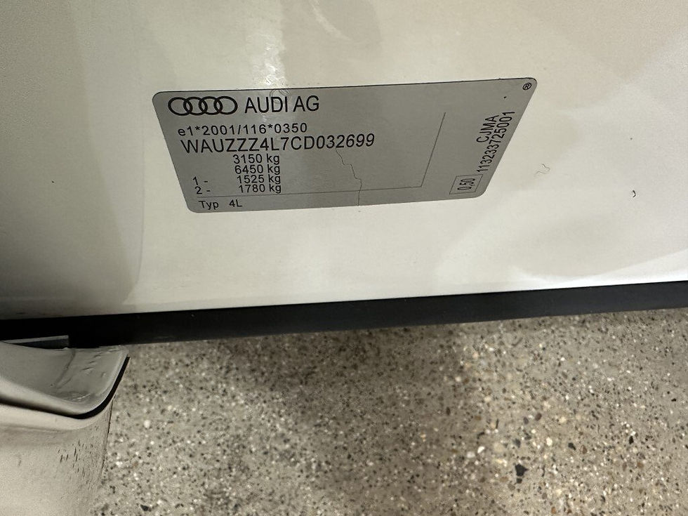 Miniature : Audi Q7 3.0 TDI - Quattro (2012) 7places