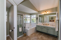 30360 Shoreline Dr-int-27