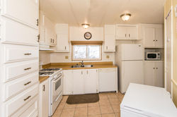 1484 Rainbrook Way-int-15