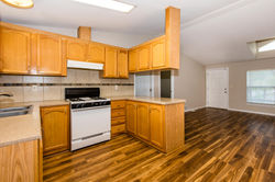 28570 Williams Dr-int-7