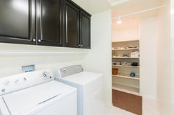 37656 Needlegrass-int-21