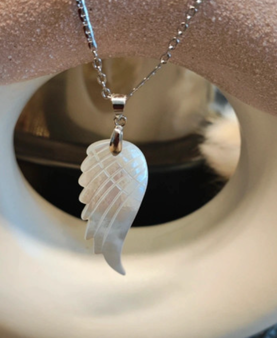 Miniature : collier pendentif nacre aile acier inoxydable