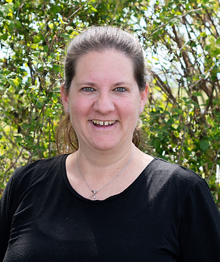Portrait Deborah-2024-04-27_DSC_7825.jpg
