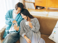 SNSで人気の投資先を買いたくなる理由|群集心理を考える