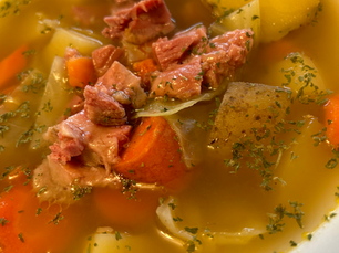  🍀Low-Sodium Corned Beef & Cabbage Soup