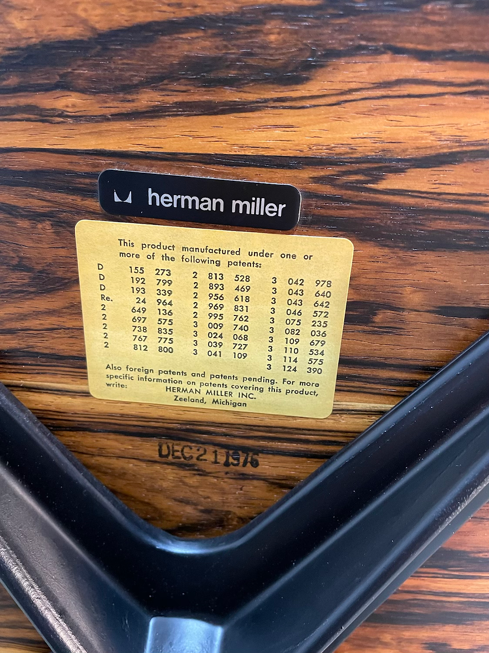 Thumbnail: Vintage 1976 Rosewood Eames Lounge and Ottoman by Herman Miller