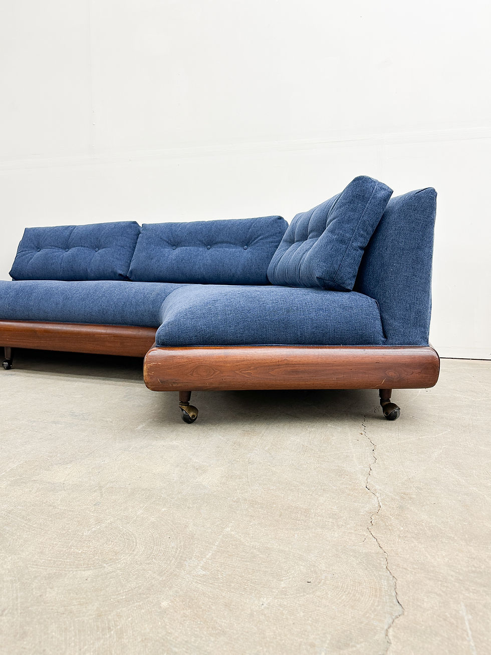 Thumbnail: Adrian Pearsall Boomerang Sofa model 2003-S for Craft Associates