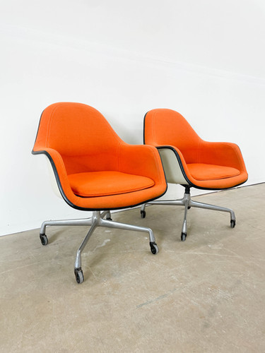 椅子 70s Eames loose cushion chair LOOSE CUSHION ARMCHAIR - Eames Office