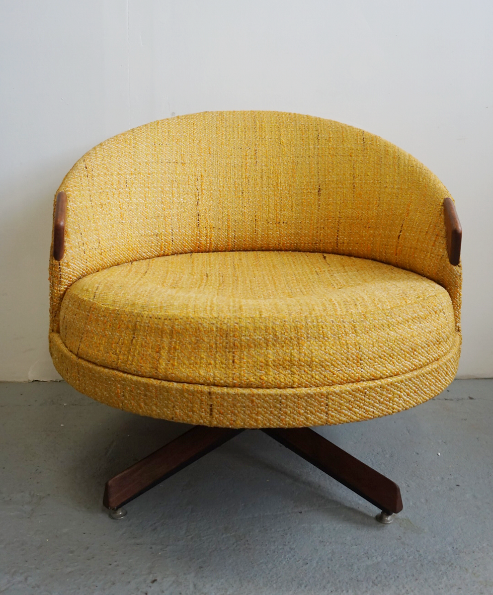 Thumbnail: Adrian Pearsall Swivel Lounge Chair 