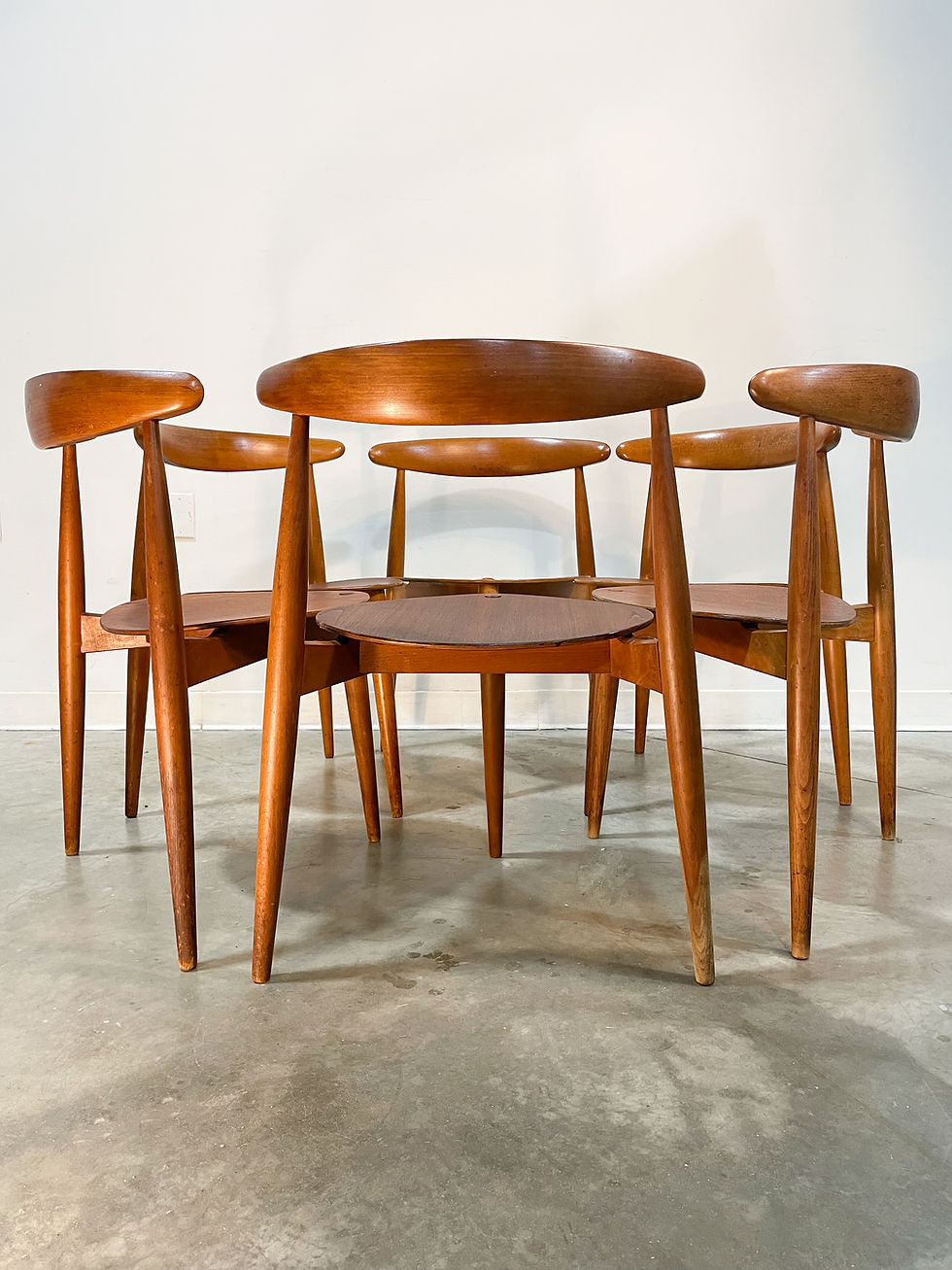 Thumbnail: Hans Wegner Heart Chairs Set of 6 by Fritz Hansen
