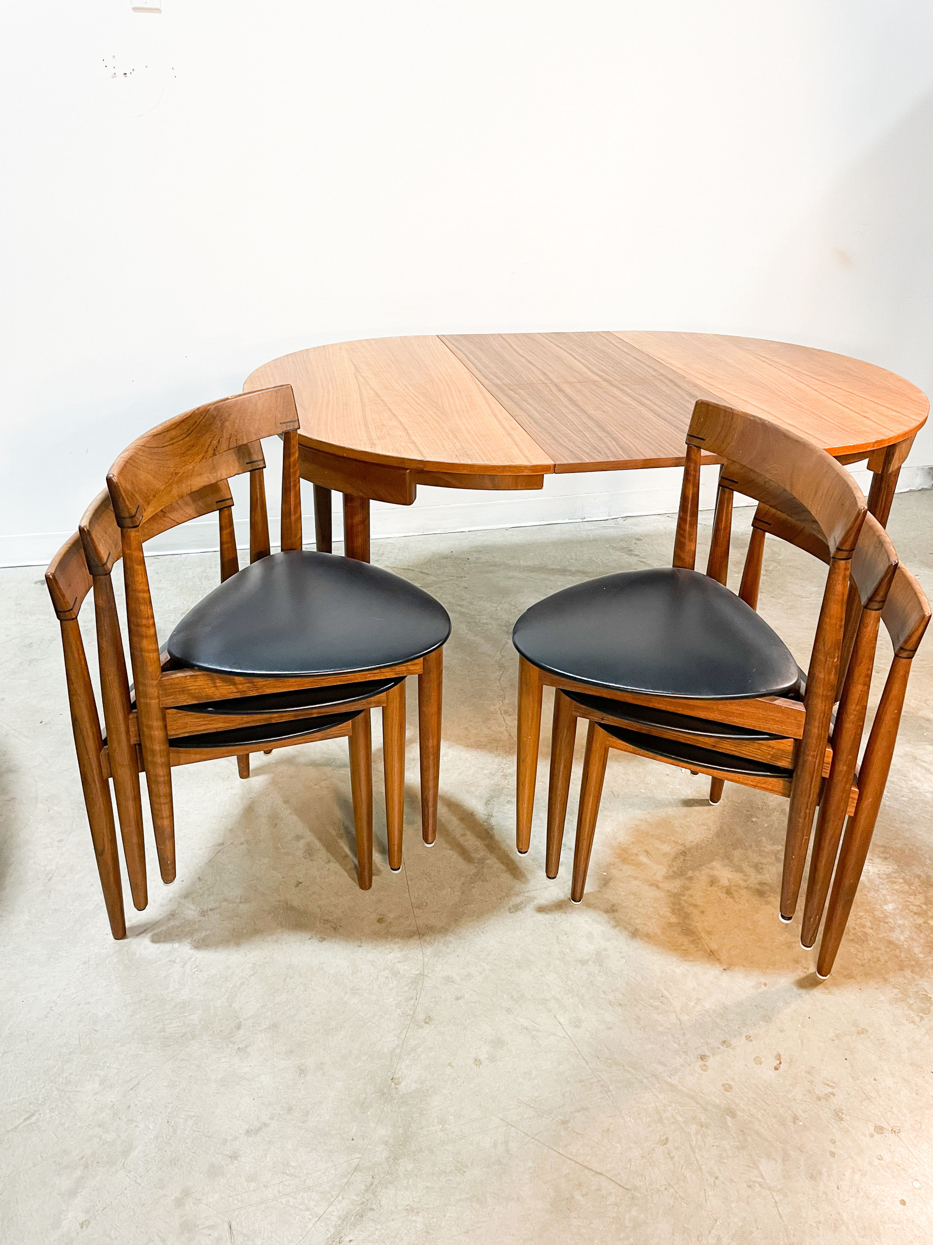 Hans Olsen Walnut Roundette dining set with 6 chairs