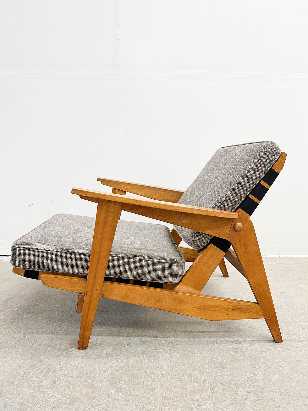Thumbnail: Vintage Jens Risom Style Adjustable Lounge Chair