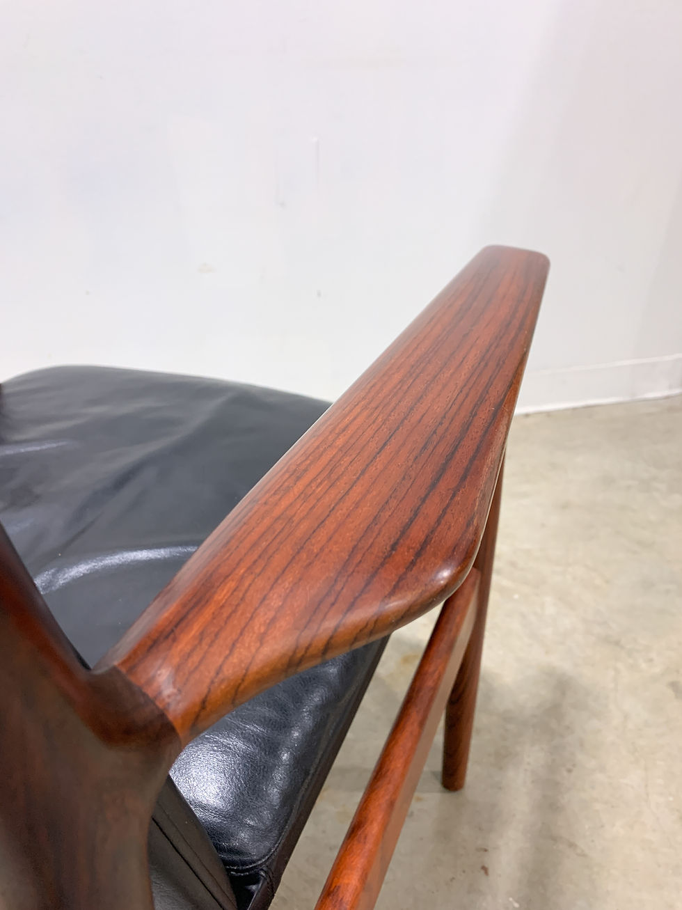 Thumbnail: Arms chairs by Arne Vodder in Rosewood and leather