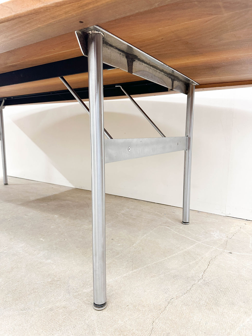 Thumbnail: George Nelson Conference Table
