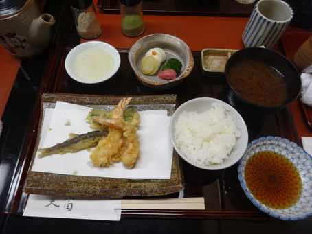 天ぷら店に