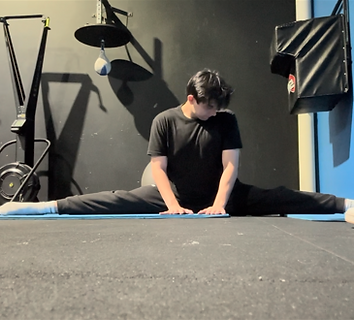 Lindon Jordan Magpayo middle splits