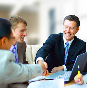 Homens em uma reunião