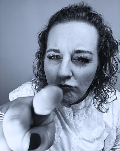finger point sw.jpg