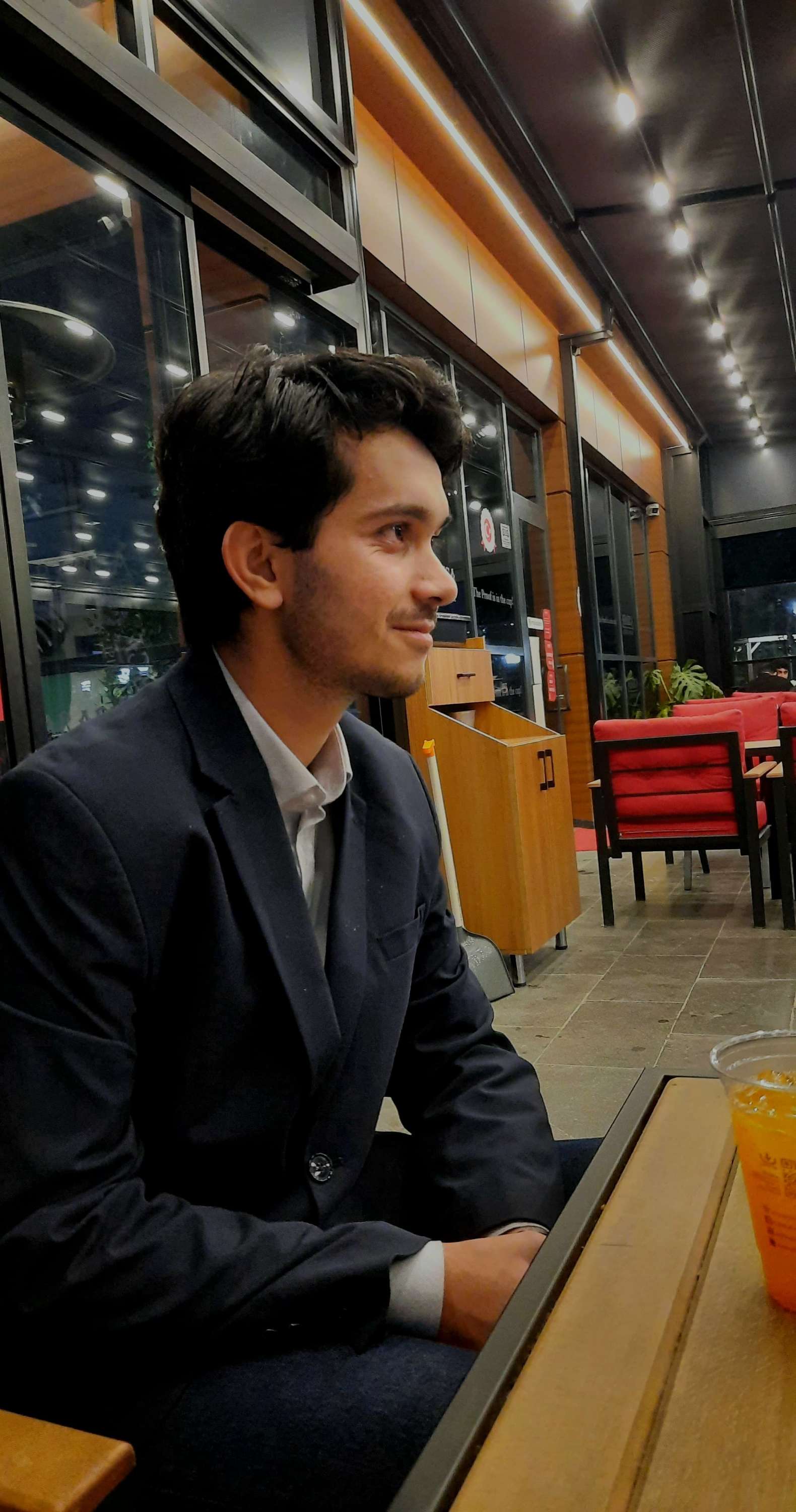 Yazarın fotoğrafı: Umut Deniz Gök, HÜHF mezunu