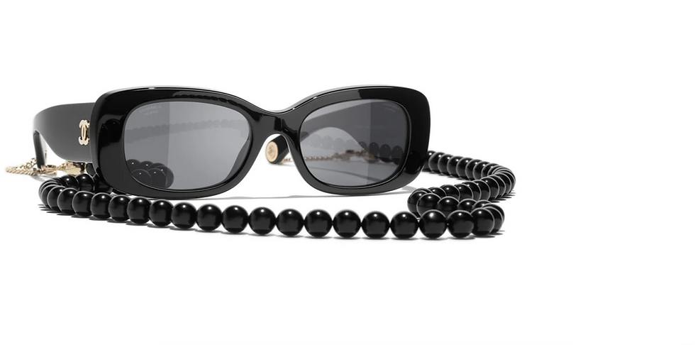 Miniature : CHANEL Solaires rectangles noires TBE avec étui et boite sold out