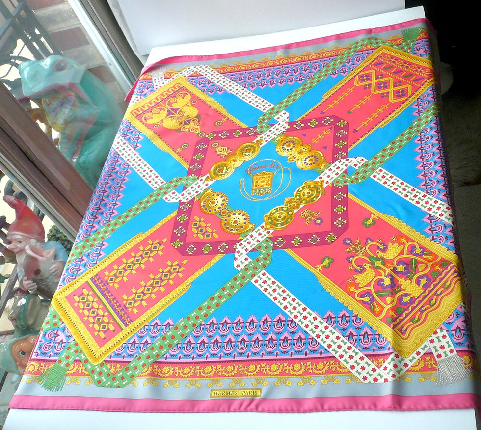 Miniature : HERMES Carré « Brins d’or » TBE