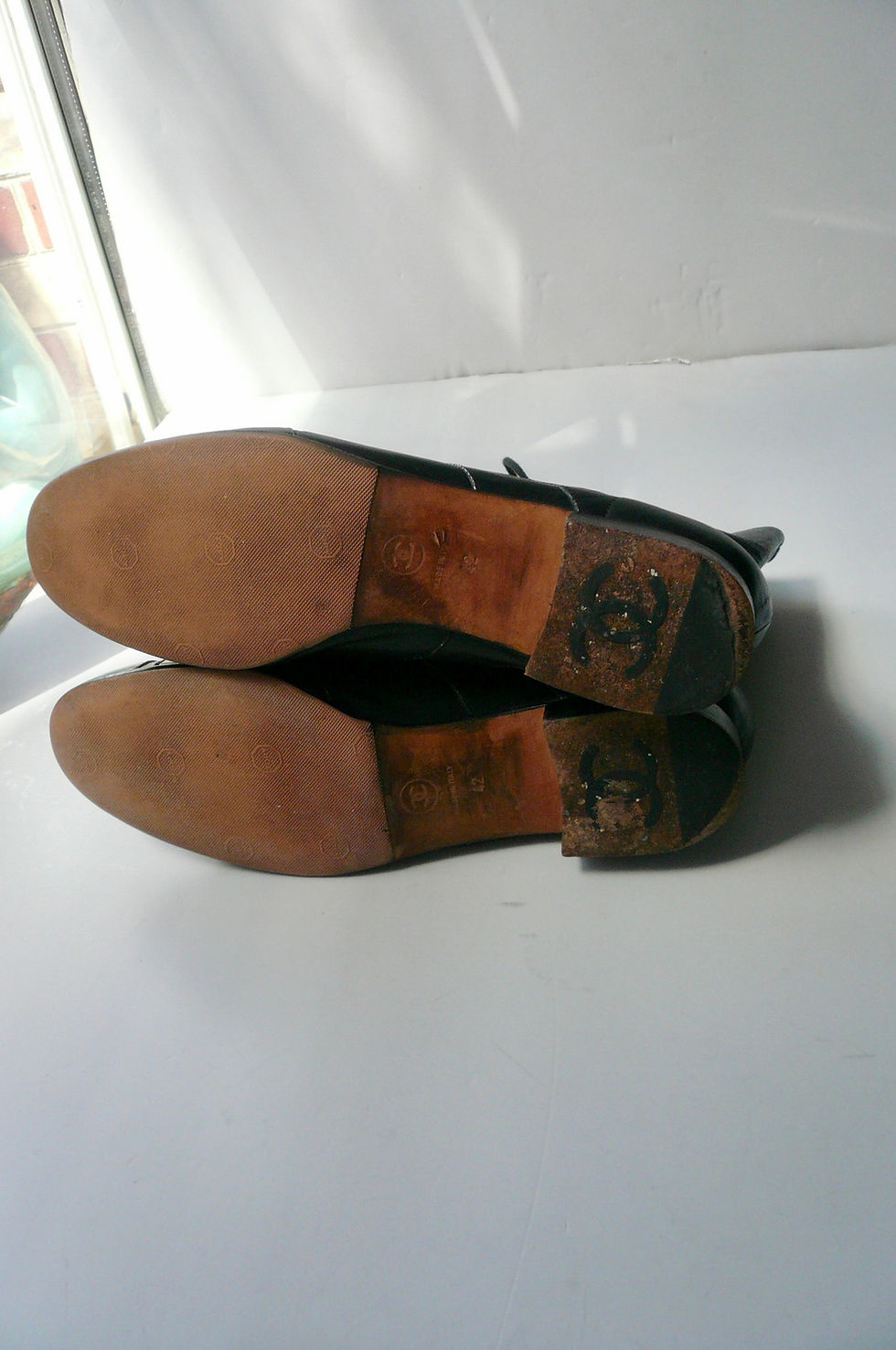 Miniature : CHANEL Bottines cuir TBE T42 IT