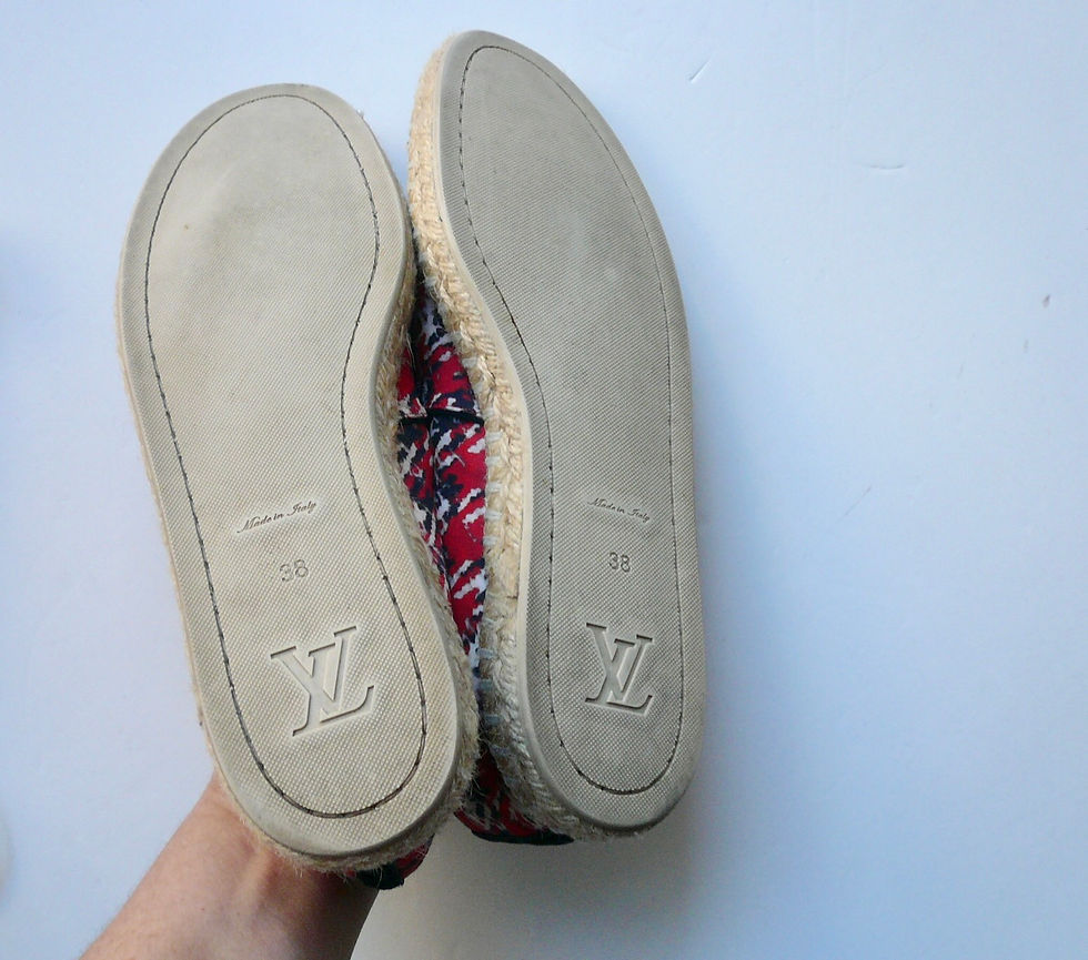 Miniature : LOUIS VUITTON Espadrilles cuir rouge et noir logo T38 tbe
