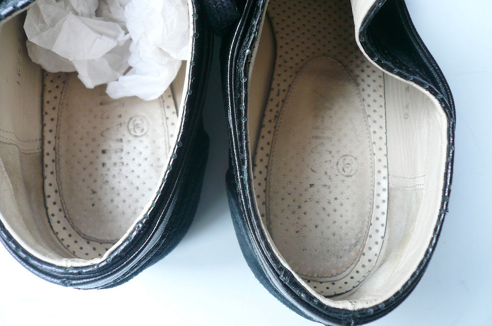 Miniature : CHANEL Tennis Baskets cuir « perforé » T38 IT / NOIR TBE