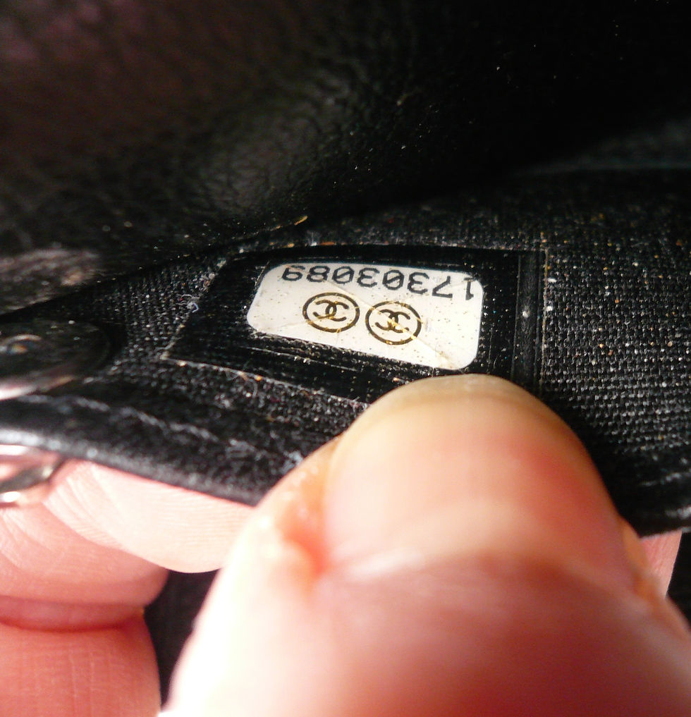 Miniature : CHANEL Porte clés Camélia noir BON ETAT