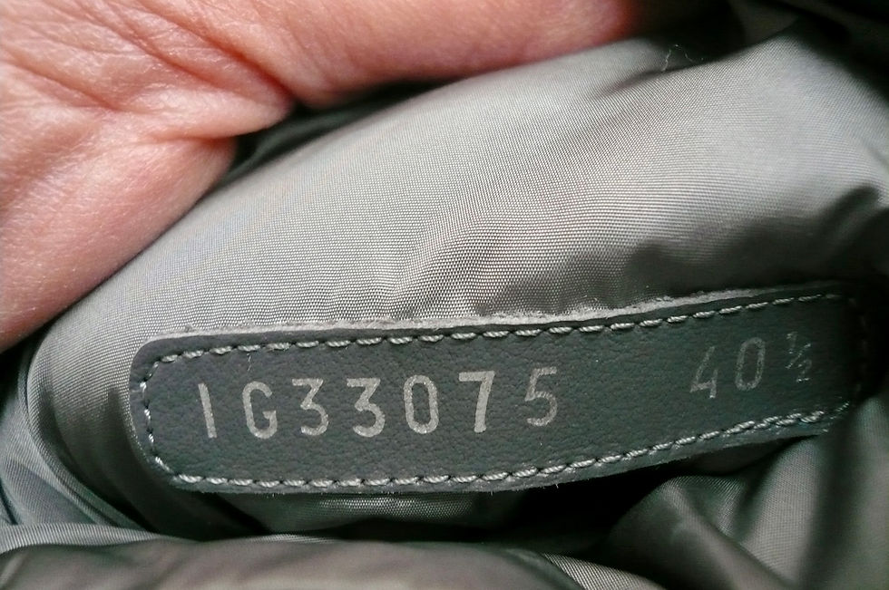 Miniature : CHANEL Bottes de neige grises Etat quasi neuf T40,5 IT