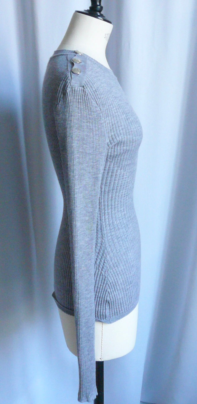 Miniature : CHANEL Pull maille côtelé gris clair 6 boutons CC T34/36 TBE