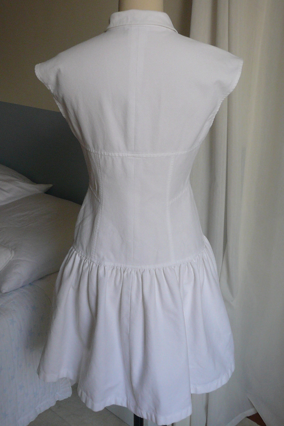 Miniature : CHANEL  Robe blanche coton nid d'abeille T40