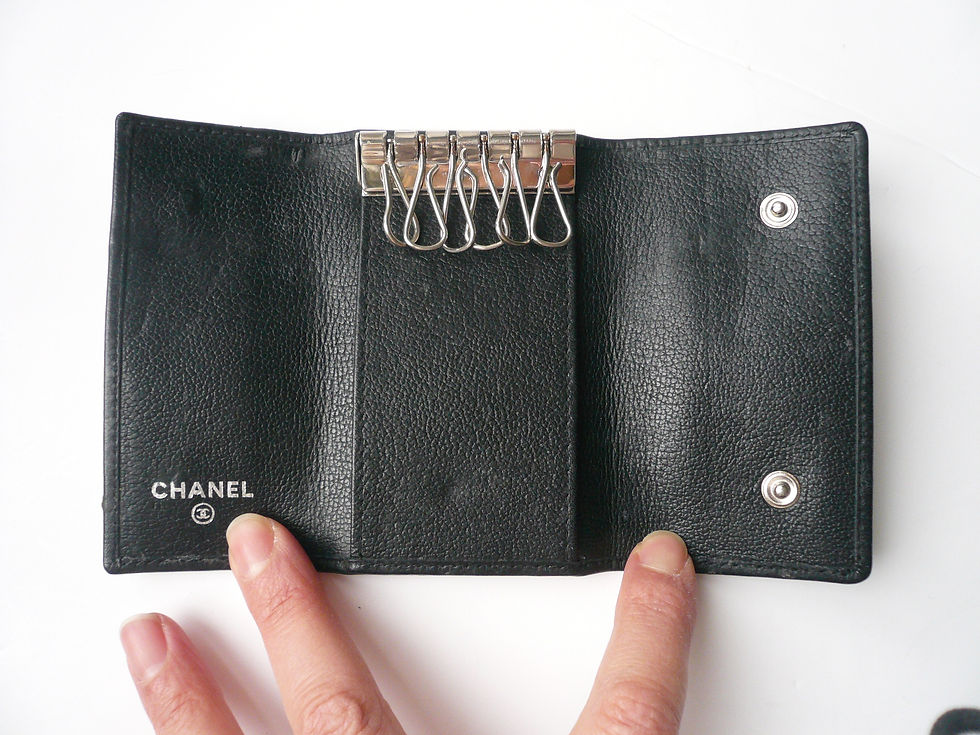 Miniature : CHANEL Porte clés Camélia noir BON ETAT