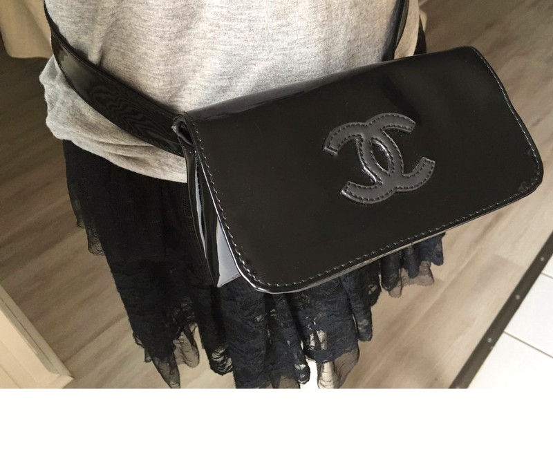 Miniature : CHANEL Sac Banane vinyl lisse Vip Gift NEUF