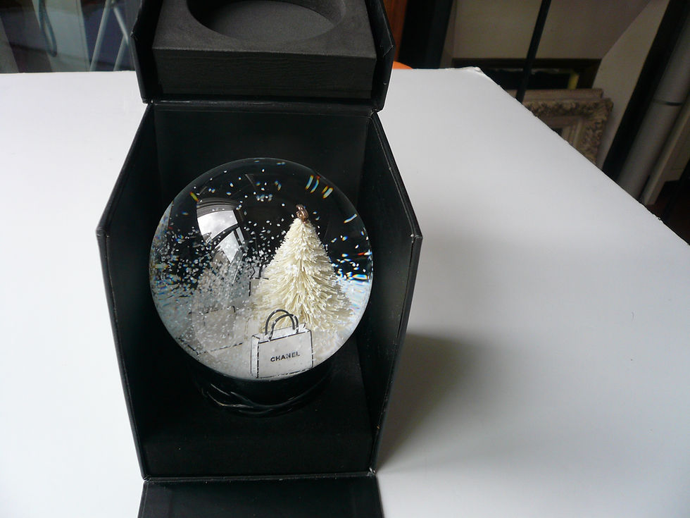 Miniature : CHANEL Boule de neige neuve collector