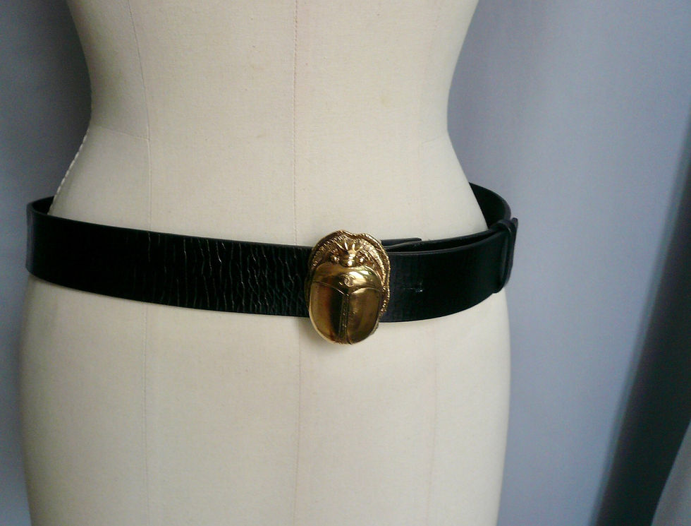 Miniature : CHANEL Ceinture Scarabée métal doré TBE 80 CM Métiers d’Art