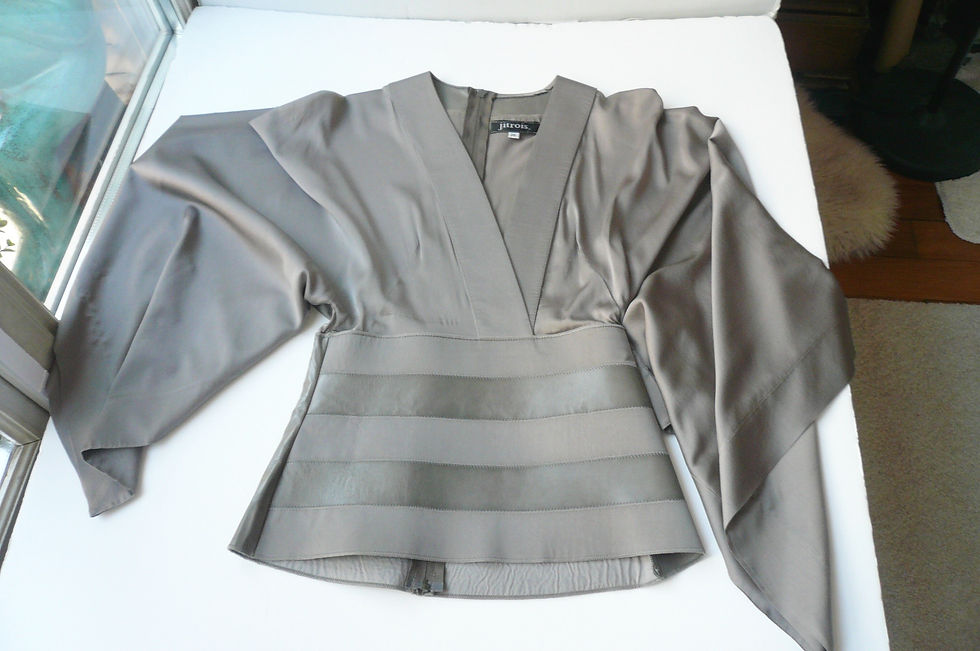 Miniature : JITROIS Top soie et cuir taupe manches chauve souris T36