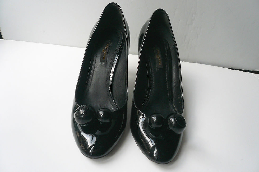 Miniature : LOUIS VUITTON Escarpins Betty cuir vernis noires TBE T.38,5 IT