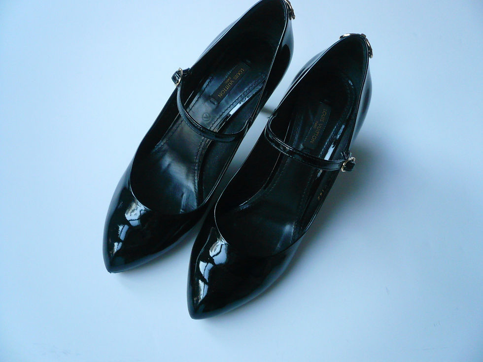 Miniature : LOUIS VUITTON Escarpins babies cuir vernis noires T39 TBE