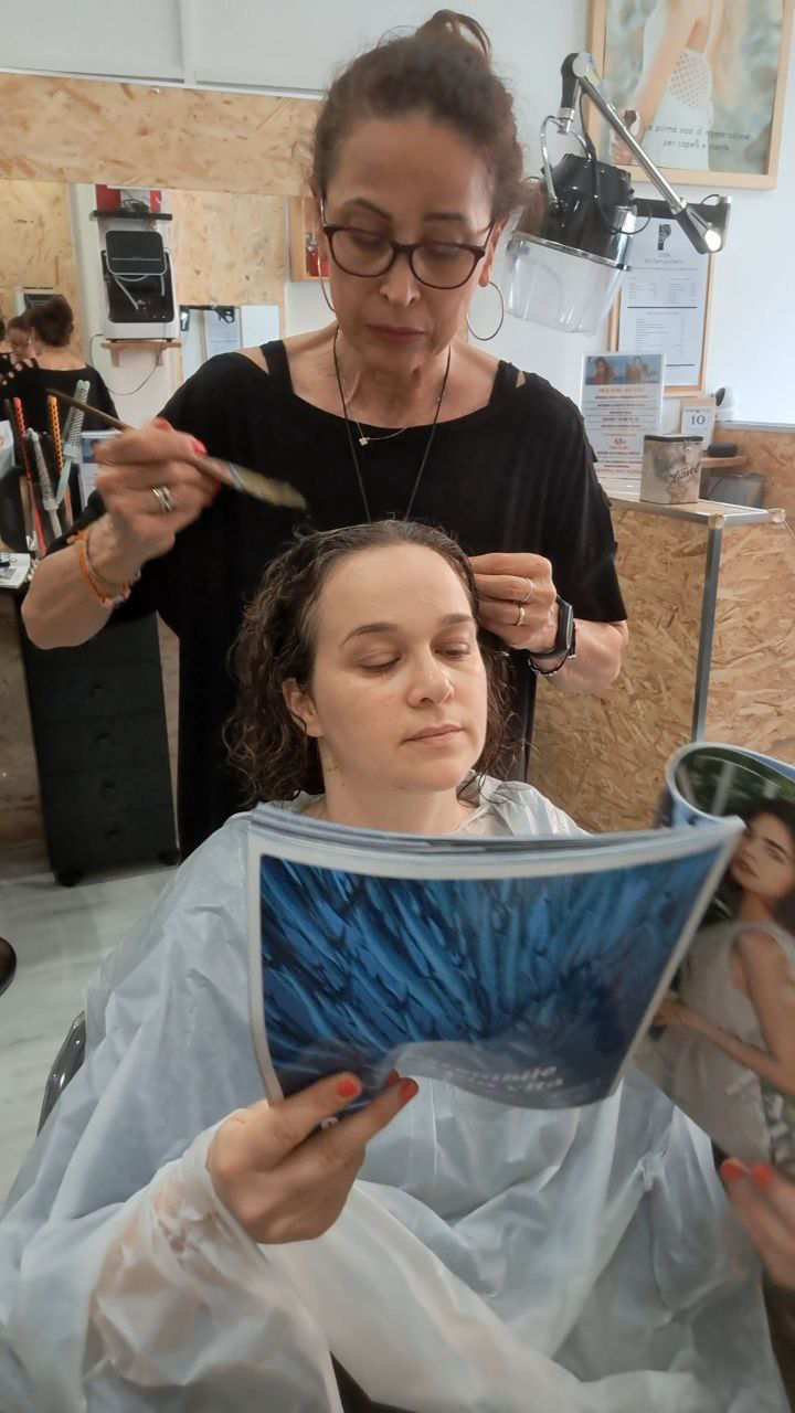 Estate e trattamenti preventivi per capelli, ecco i 10 consigli di Divabio, parrucchieri a Bologna