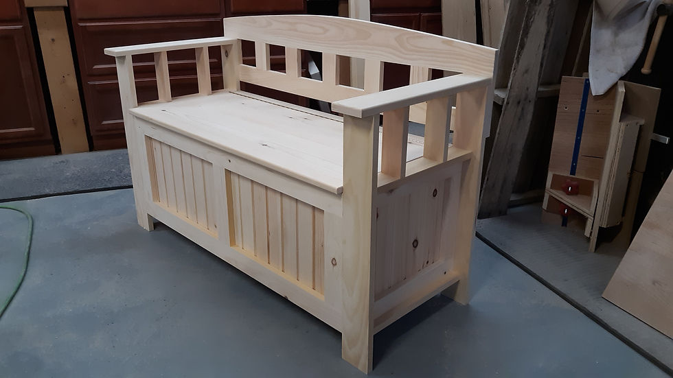 White Pine Mud Room Bench with Hinged Storage Lid