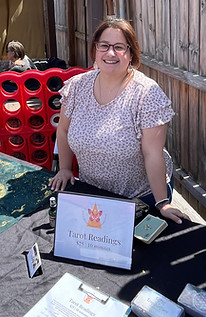 Tarot reading by Susan Dawn at a community makers market event